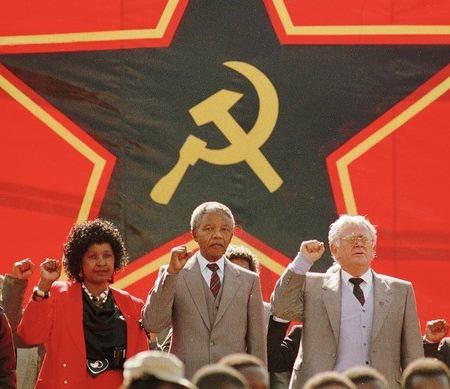 http://www.cpcml.ca/images2013/Africa/SouthAfrica/File/winnie-mandela-slovo_flag.jpg